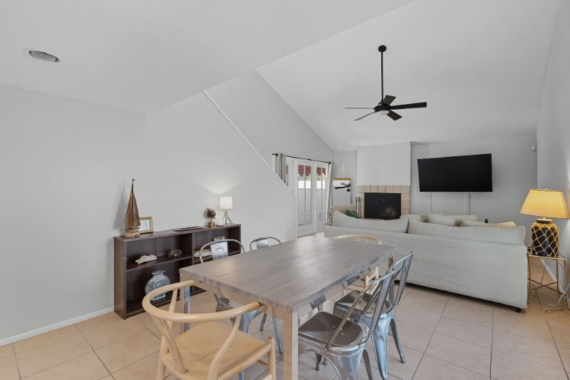 4245 E Ludlow Dr - Photo 2 of 20