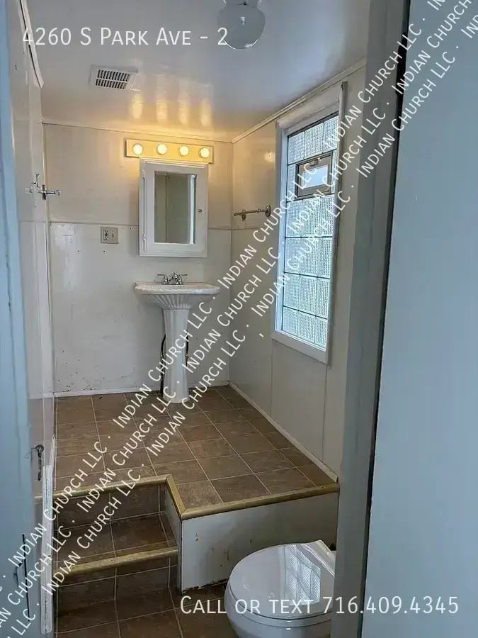 4260 S Park Ave #2 - Photo 5 of 5