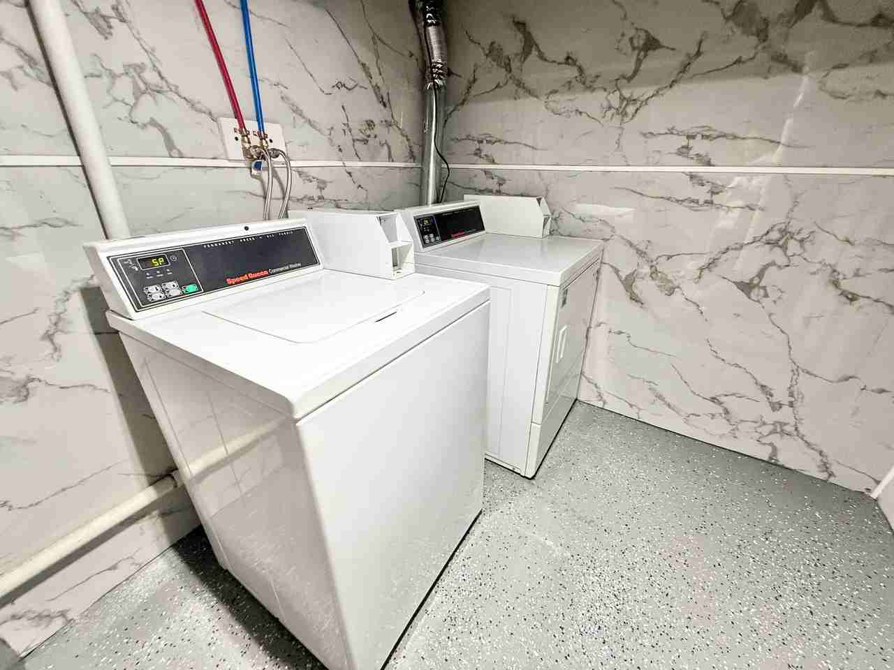 32 Althea St - Photo 5 of 9