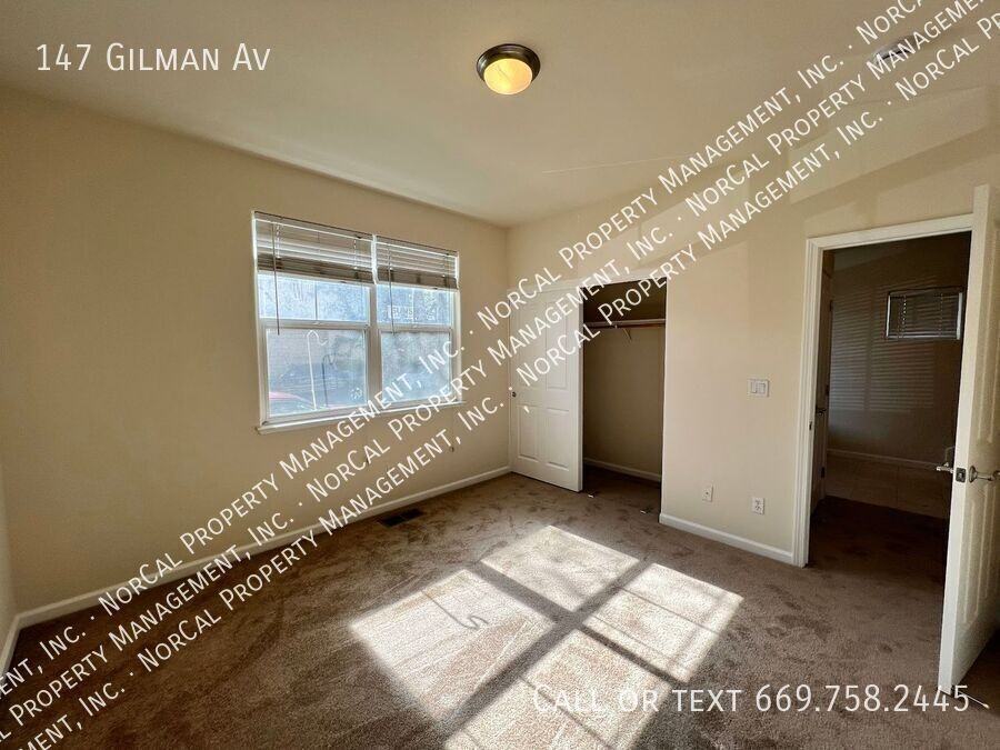 147 Gilman Ave - Photo 3 of 17