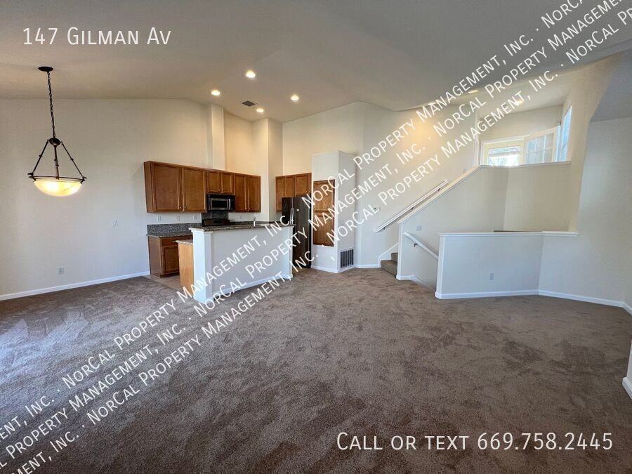 147 Gilman Ave - Photo 7 of 17