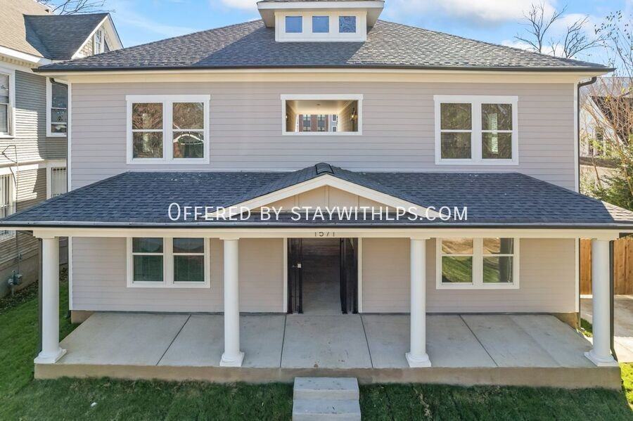 1571 Court Ave #102 - Photo 2 of 41