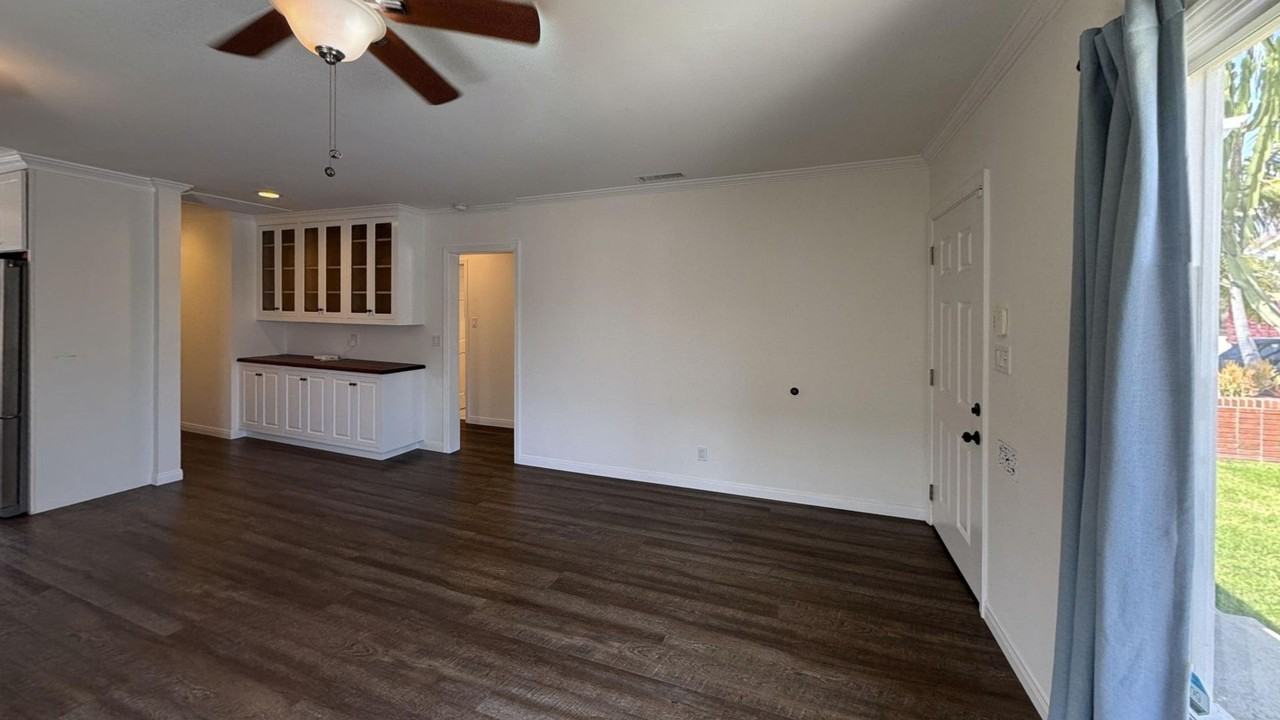 3125 Stanford Ave - Photo 7 of 23