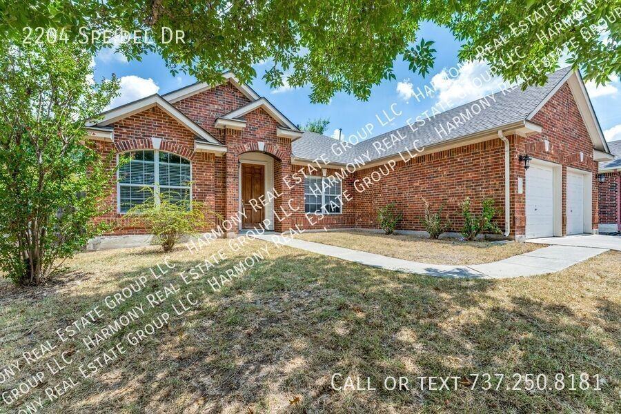 2204 Speidel Dr - Photo 2 of 25