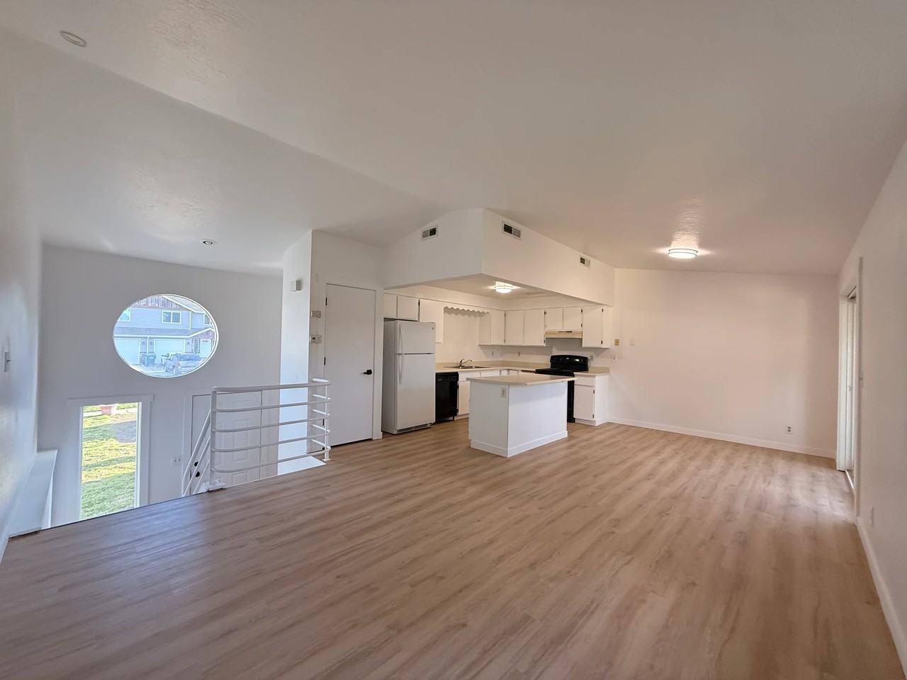 921 E Spruce Ave - Photo 3 of 13