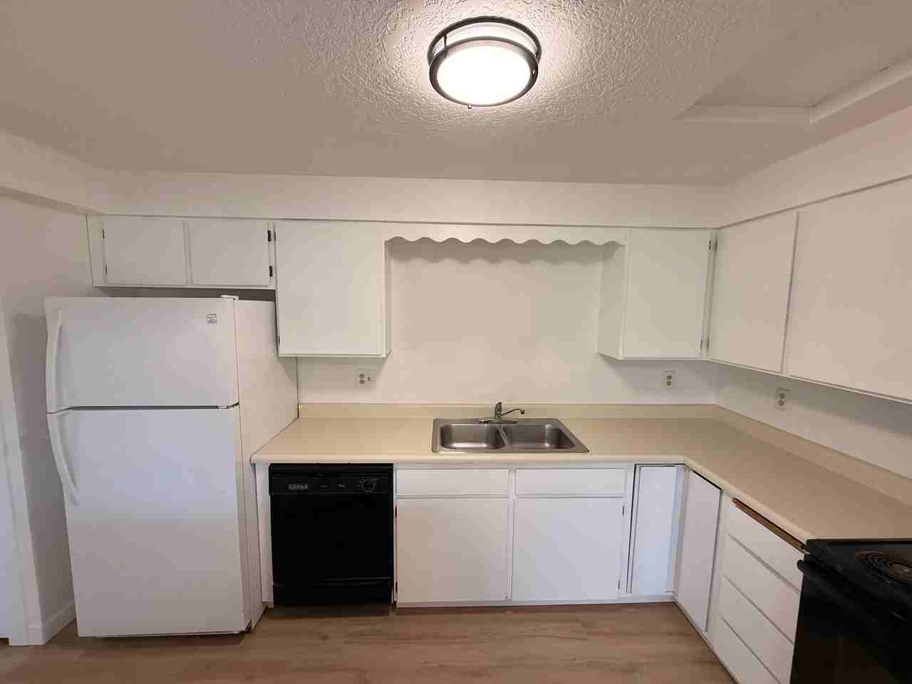 921 E Spruce Ave - Photo 6 of 13