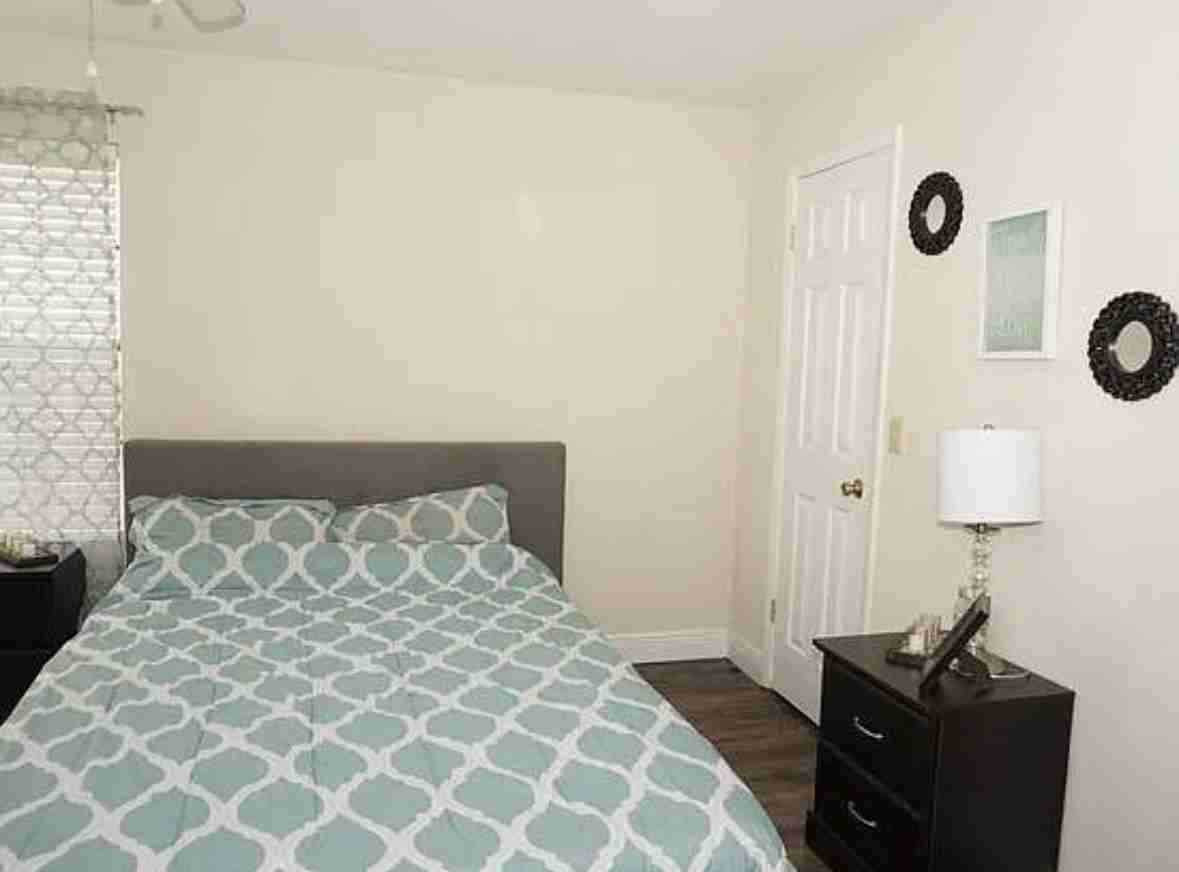 375 Lake Ontario Ct #201 - Photo 5 of 9