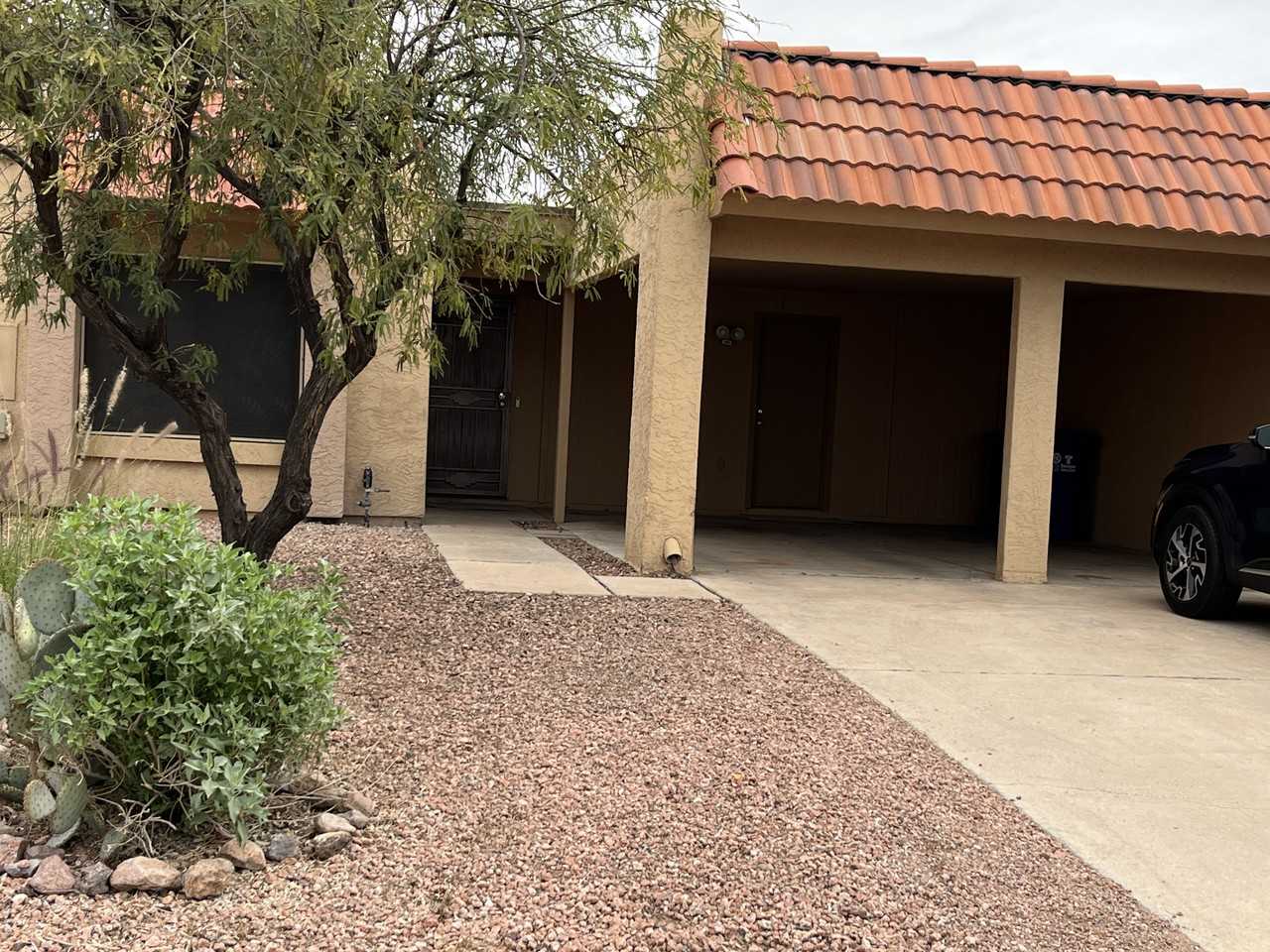 5319 S Mitchell Dr #NA - Photo 3 of 16