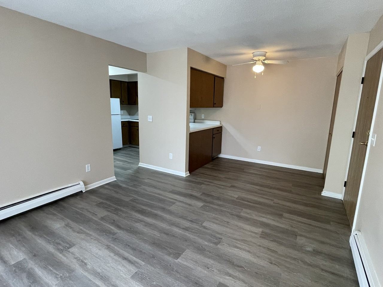 246 Oak St #1C - Photo 3 of 6