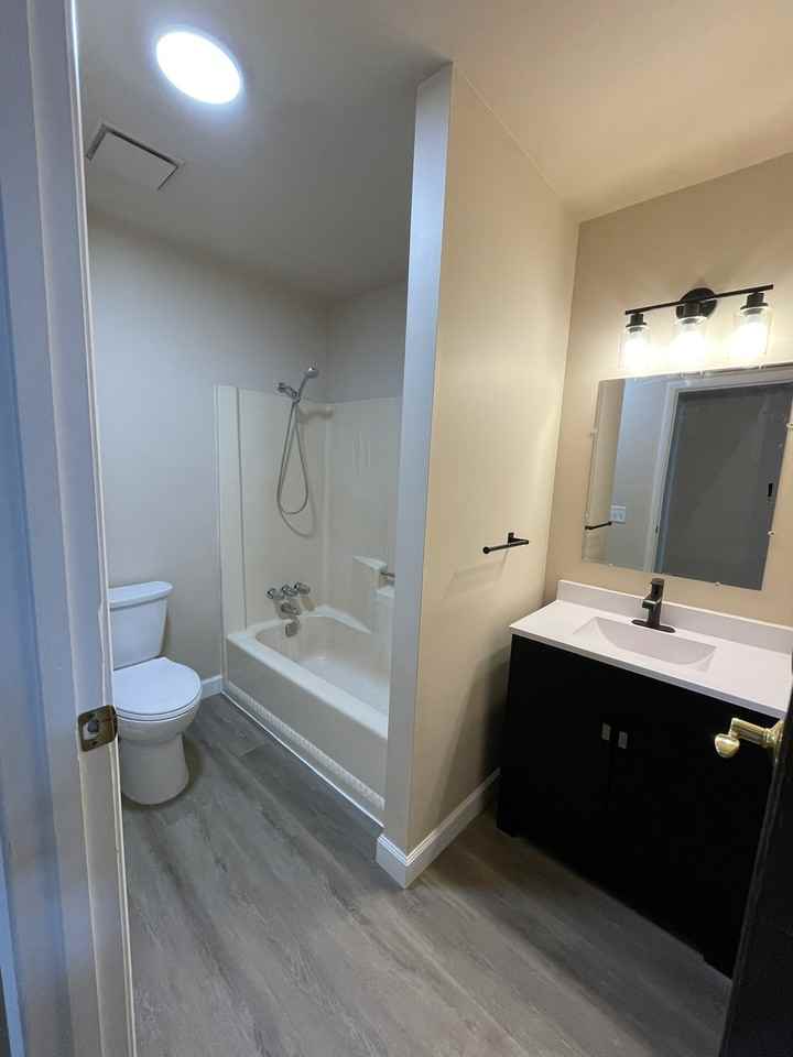 246 Oak St #1C - Photo 5 of 6