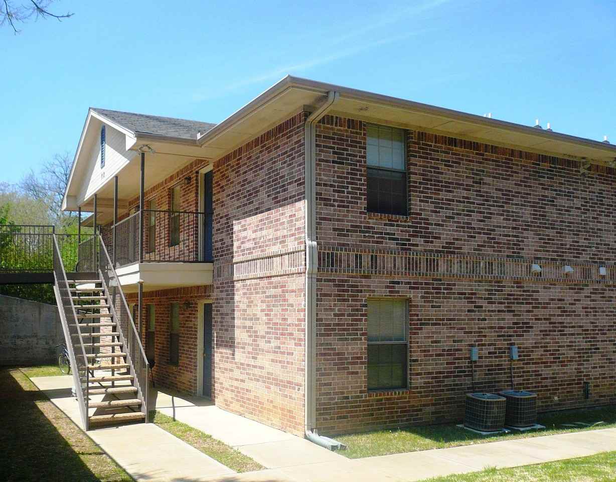 Kennedy Place Apartments - Photo 2 of 9