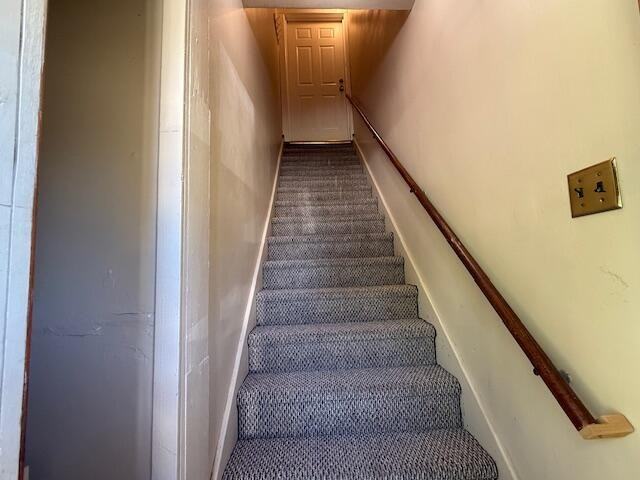 466 Elm St - Photo 2 of 14