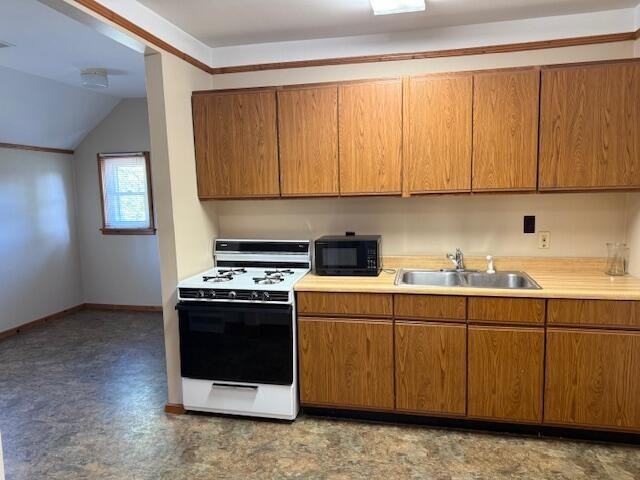 466 Elm St - Photo 7 of 14