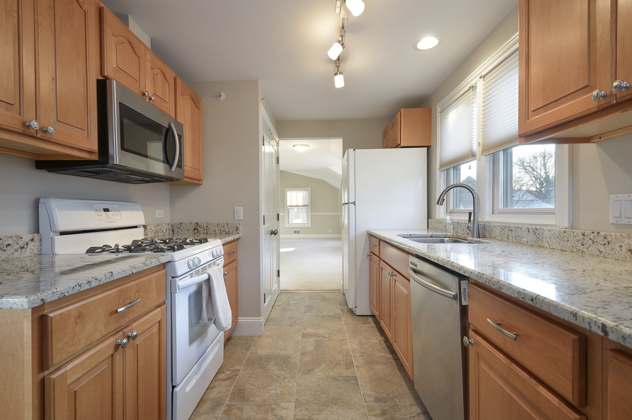 148 W Station St #2 - Photo 2 of 12