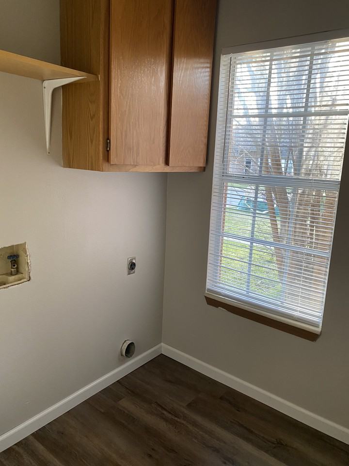 203 Fox Run Pl #B - Photo 6 of 11