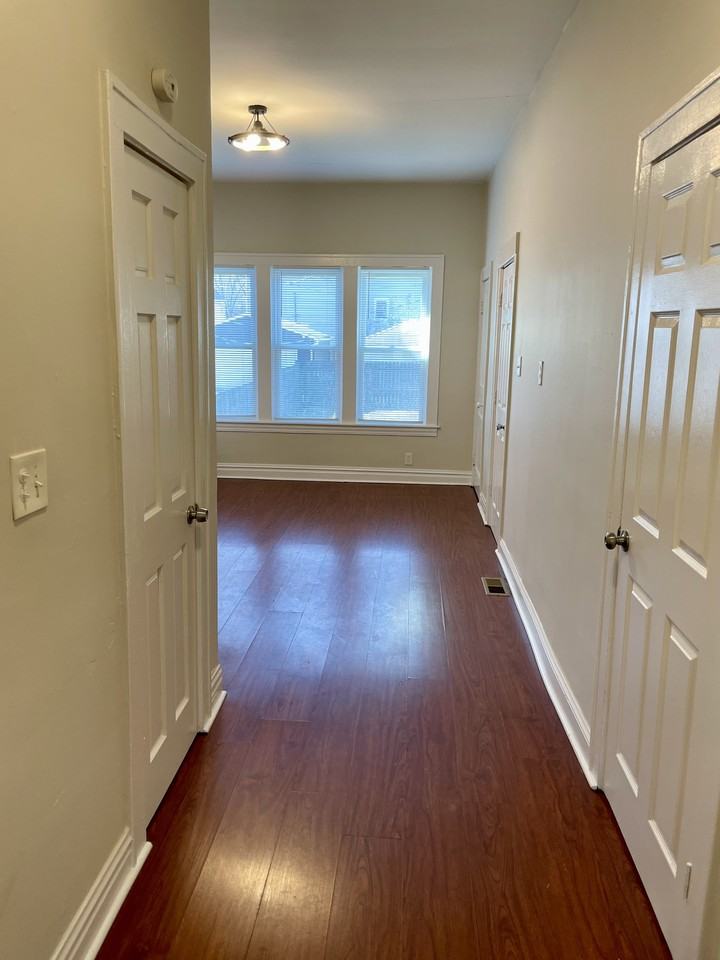 8538 S Buffalo Ave #NA - Photo 4 of 19