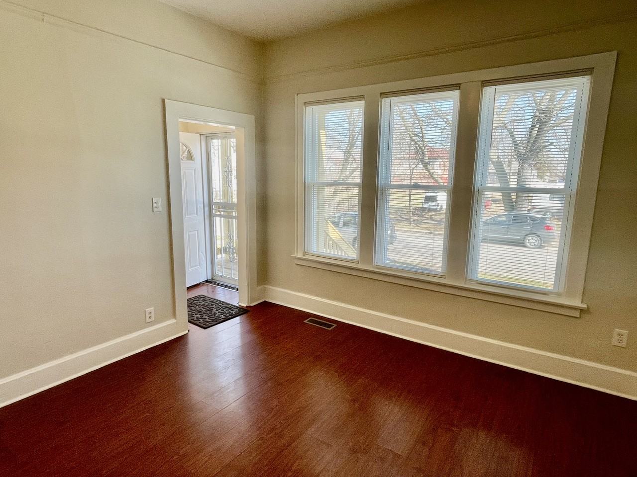 8538 S Buffalo Ave #NA - Photo 5 of 19