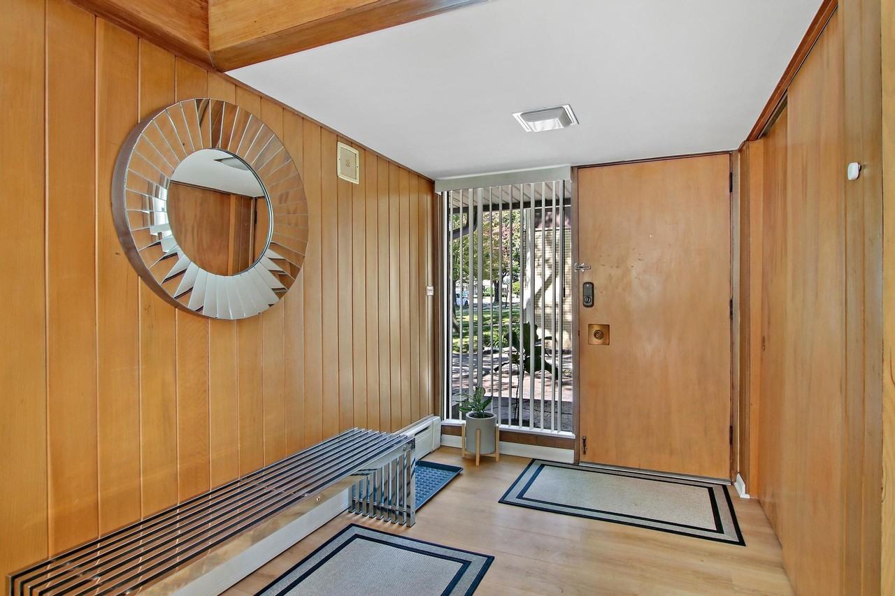 435 Lynn Ter - Photo 2 of 18