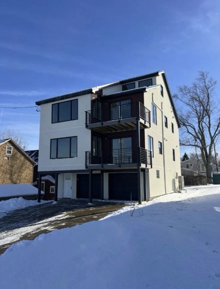 909 W Front St - Photo 2 of 14