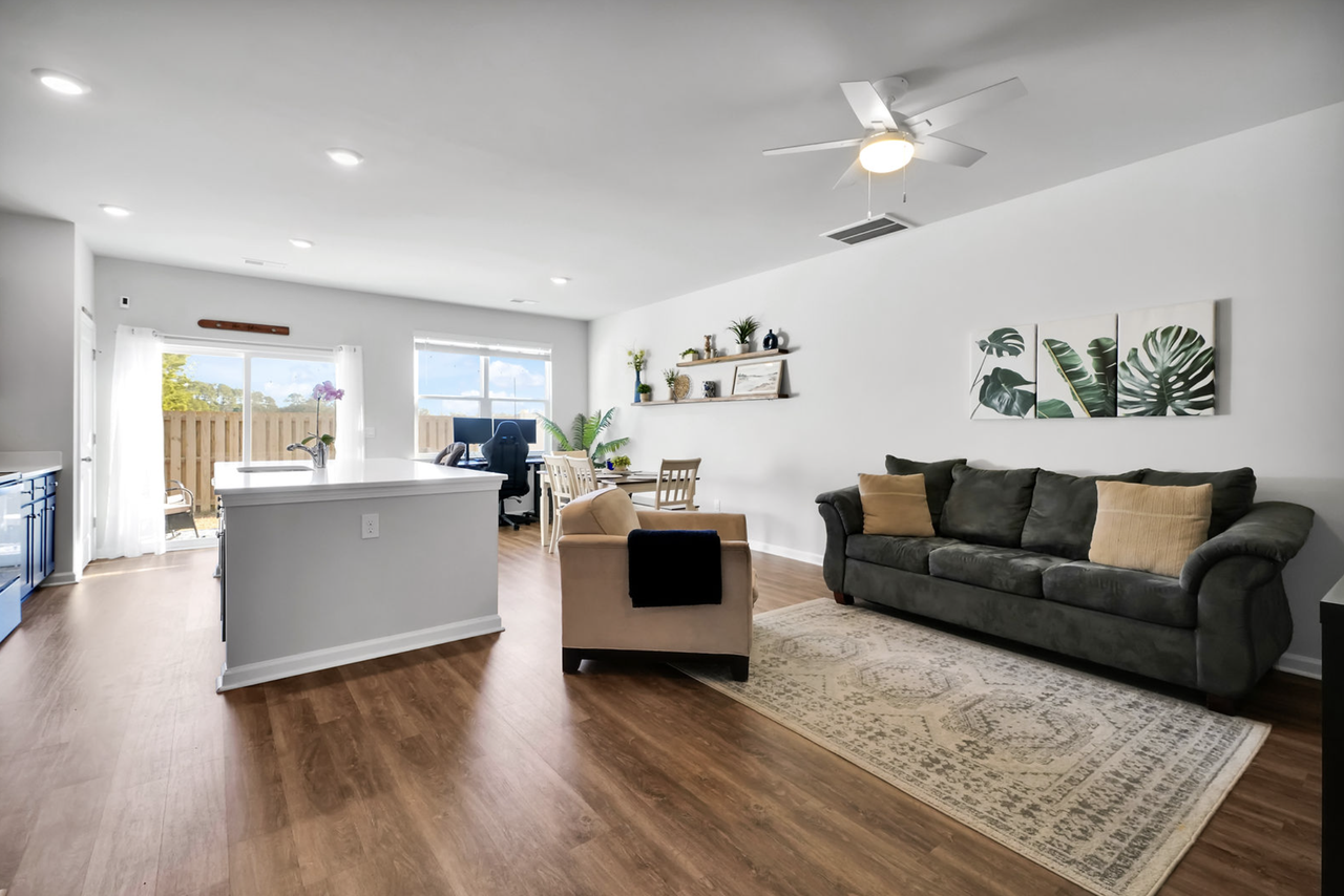 3558 Roseblossom Dr #NA - Photo 6 of 20