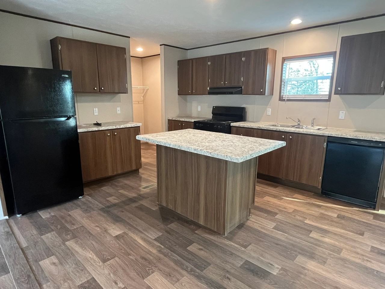 577 Carter Rd - Photo 4 of 16