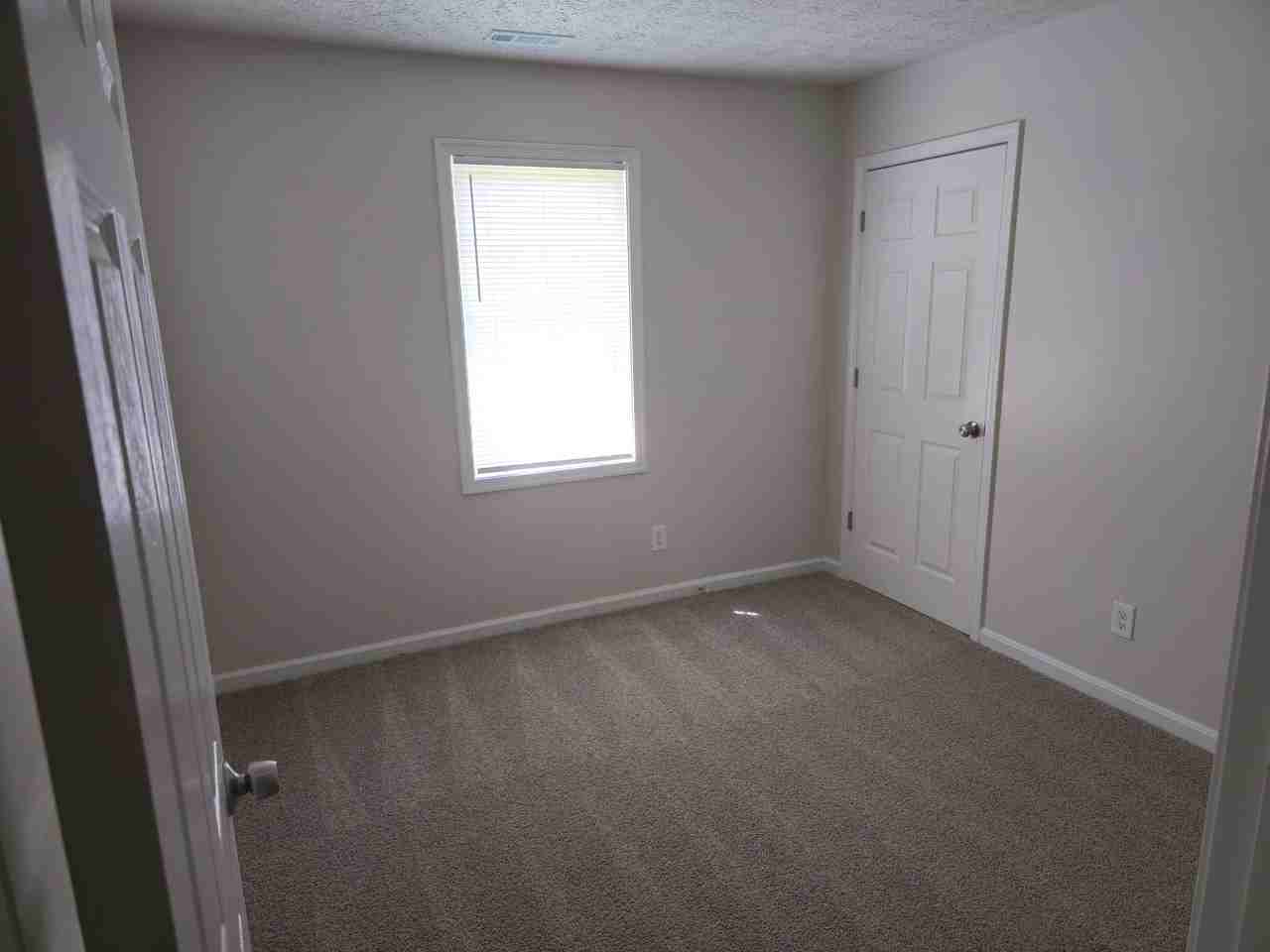 194 Graham St - Photo 7 of 12