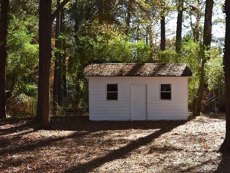 1396 Midview Dr - Photo 2 of 13