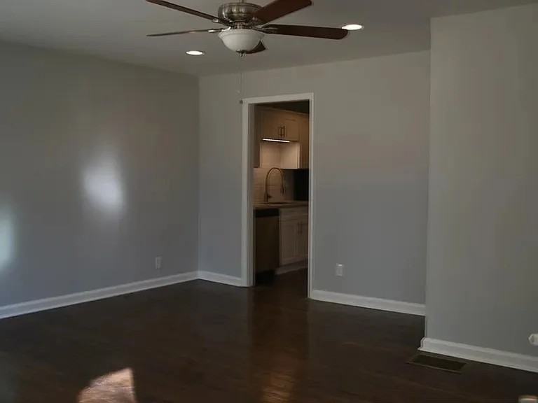 1396 Midview Dr - Photo 3 of 13