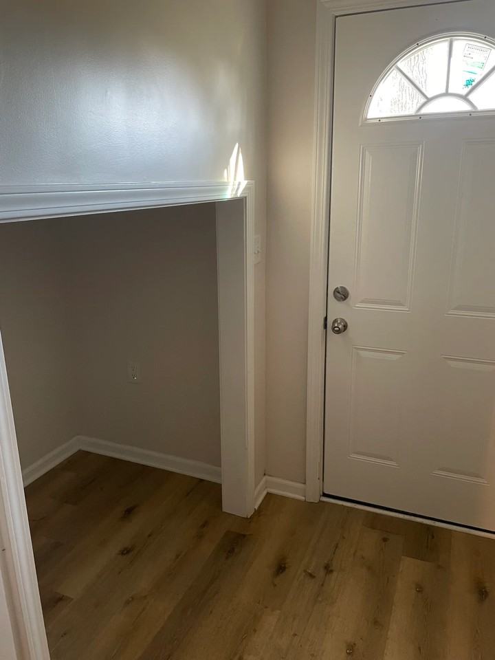 323 N Illinois Ave - Photo 6 of 14