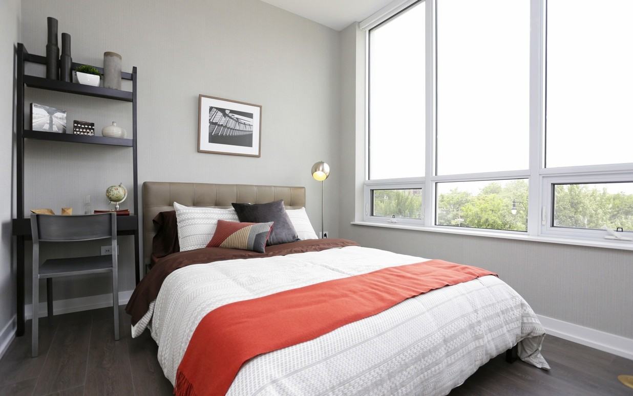 798 N Hudson Ave - Photo 4 of 19