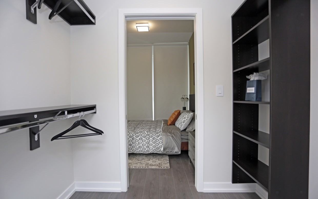 798 N Hudson Ave - Photo 5 of 19