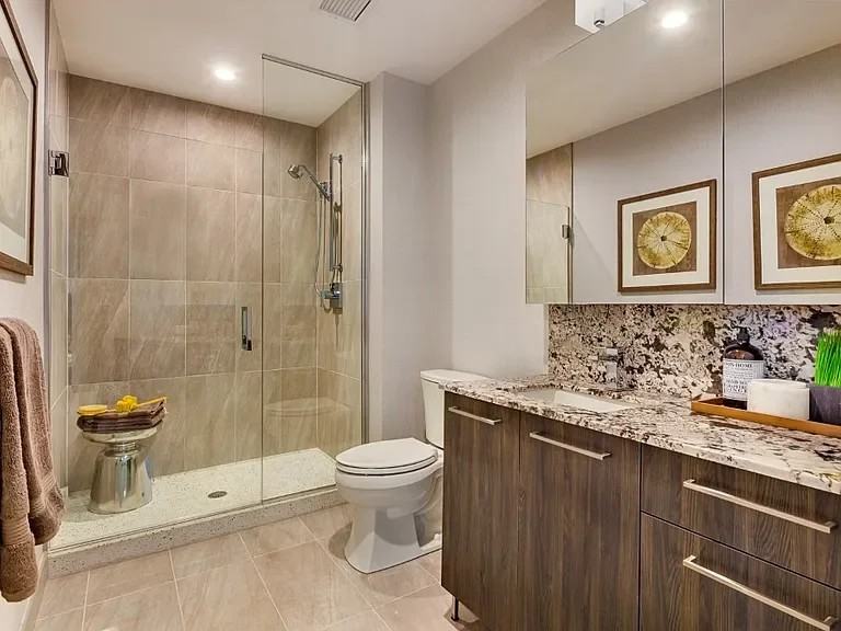 798 N Hudson Ave - Photo 7 of 19