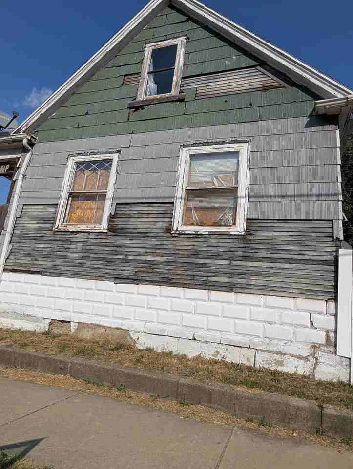 422 S Louisa St - Photo 5 of 17