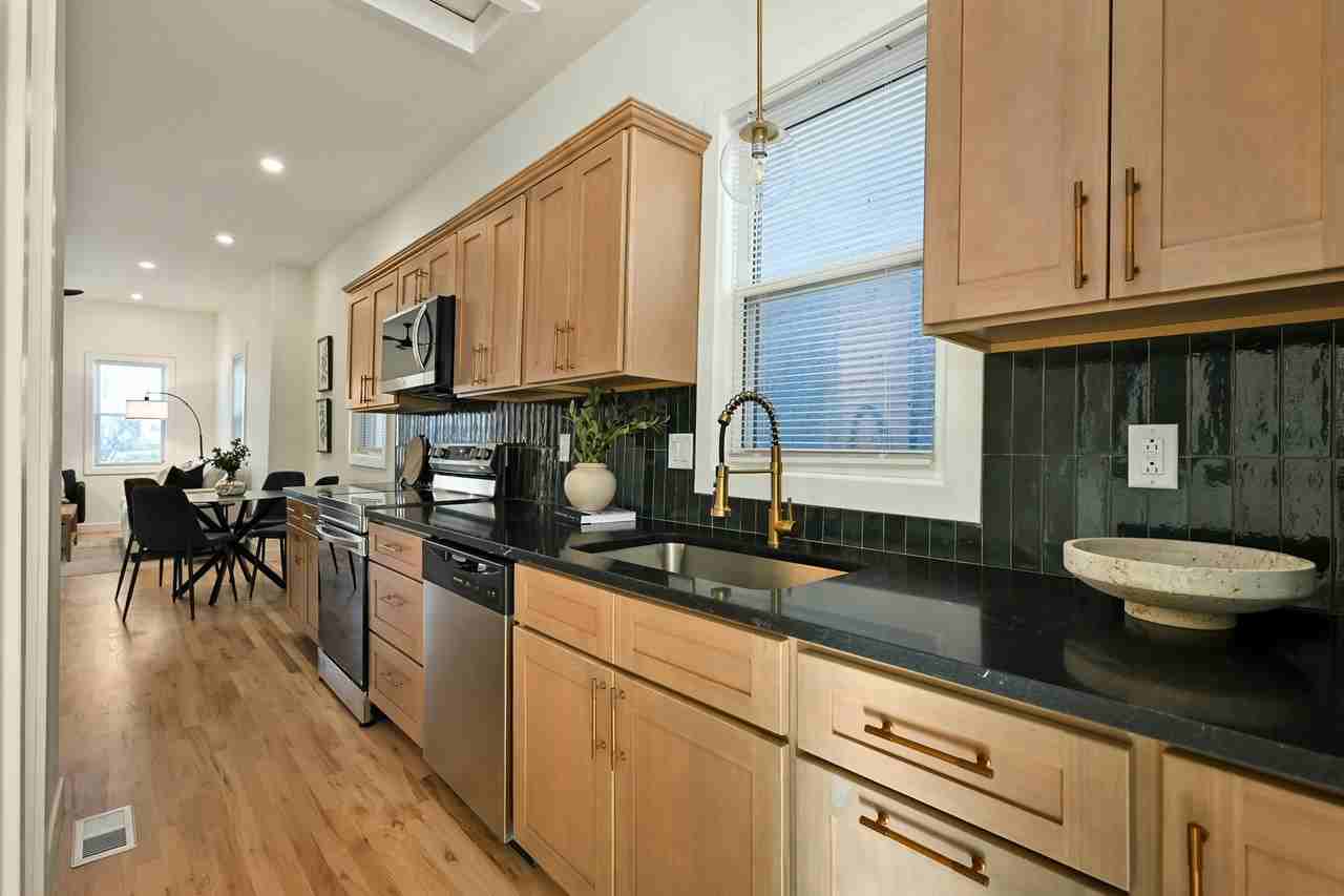 2331 Belleview Ave - Photo 7 of 17