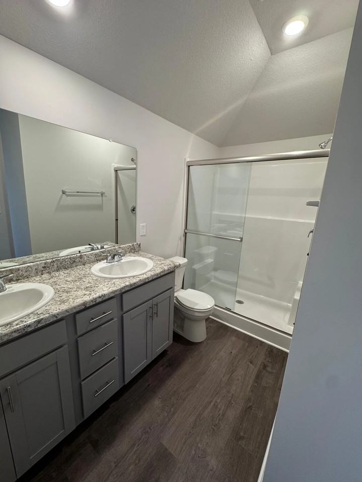 510 N Pear St - Photo 7 of 14