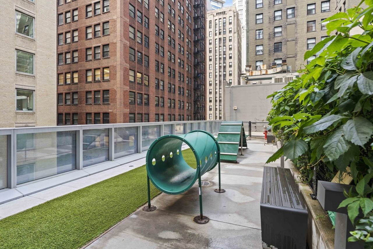 203 N Garland Ct - Photo 7 of 11