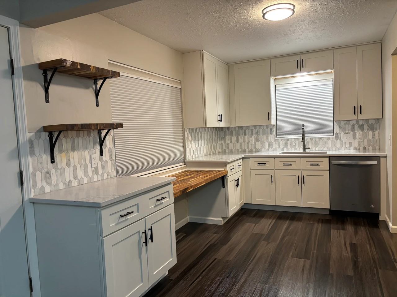 1065 Moneta Ave - Photo 5 of 24