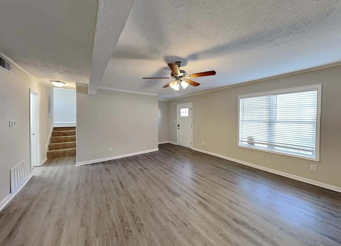 337 Dartmouth Dr Sw - Photo 2 of 10