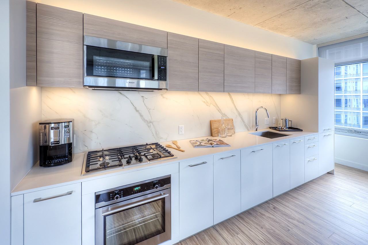 150 N Desplaines St - Photo 2 of 20