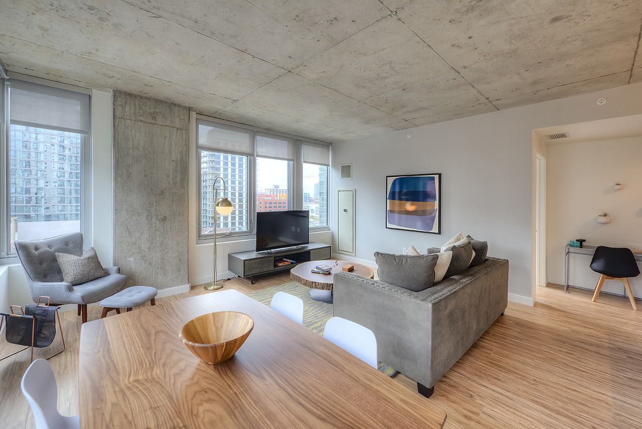 150 N Desplaines St - Photo 5 of 20