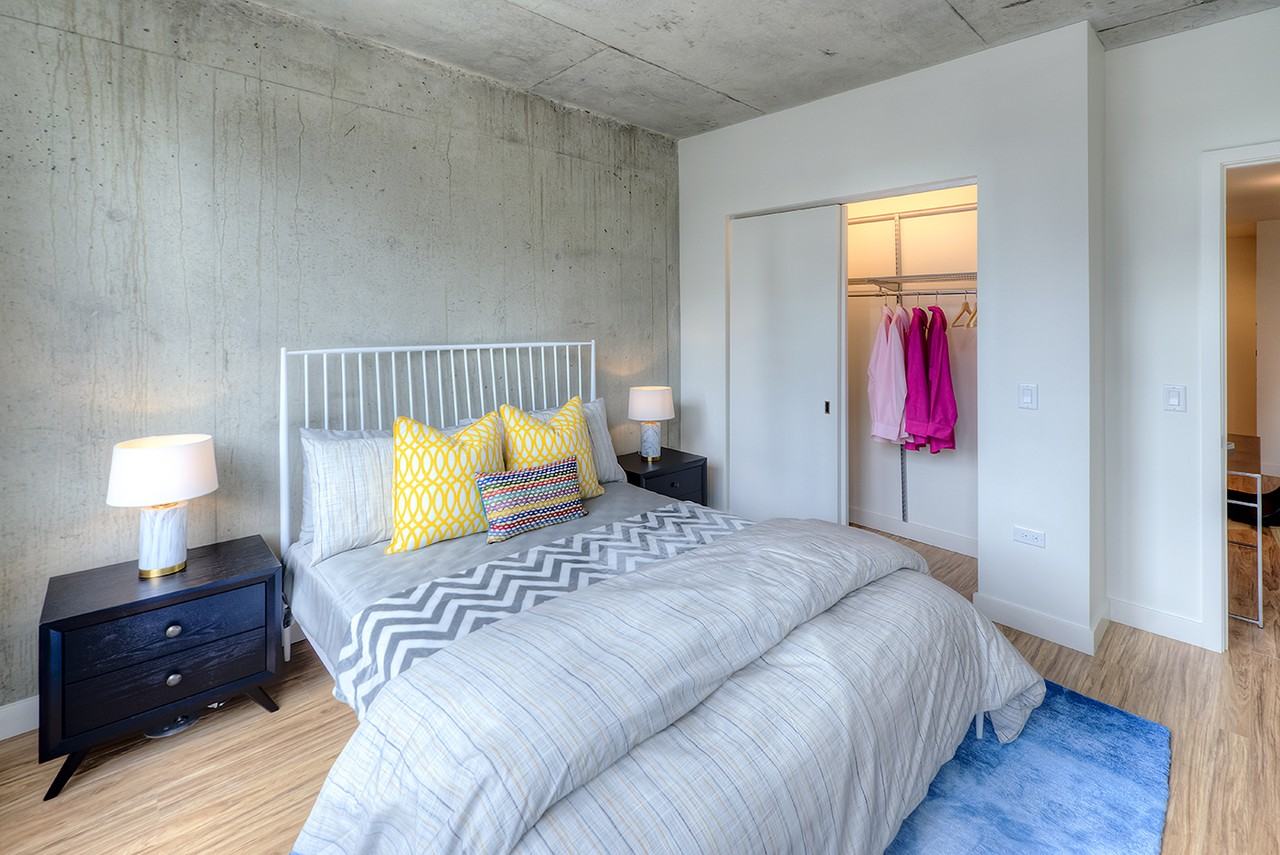 150 N Desplaines St - Photo 6 of 20