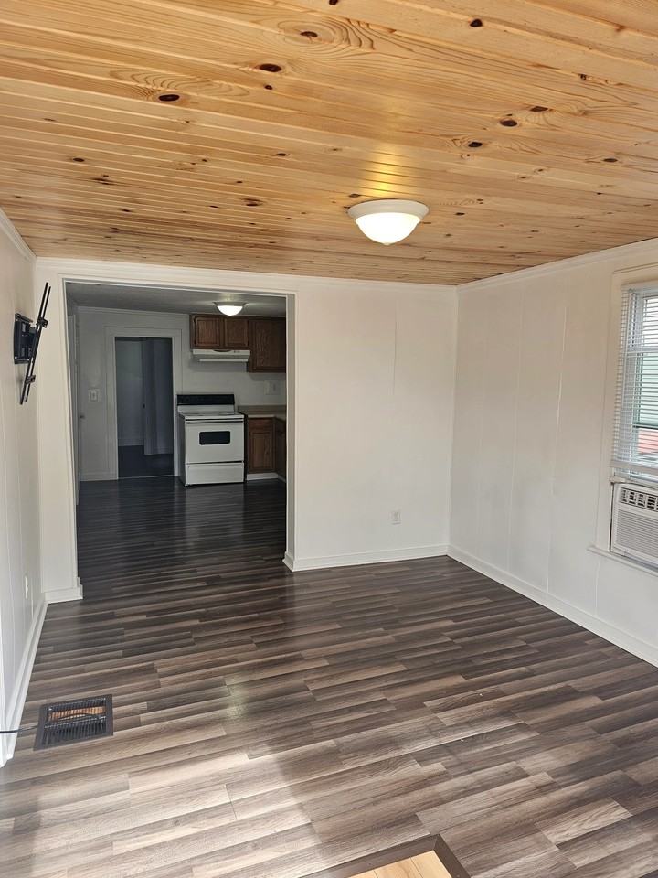 713 E Butler St - Photo 3 of 17