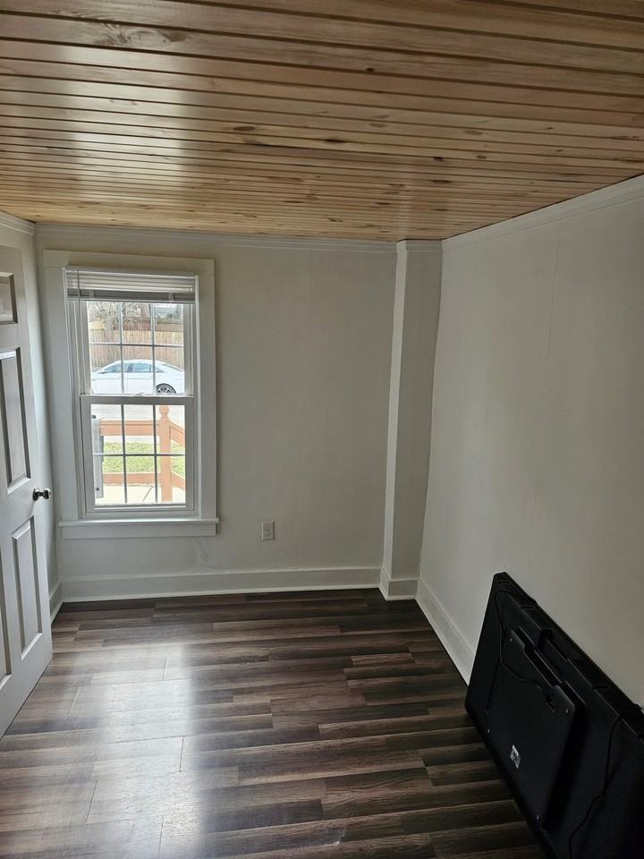 713 E Butler St - Photo 4 of 17