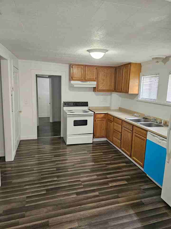 713 E Butler St - Photo 7 of 17