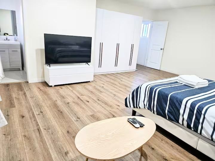 202 E Floral Dr - Photo 4 of 8