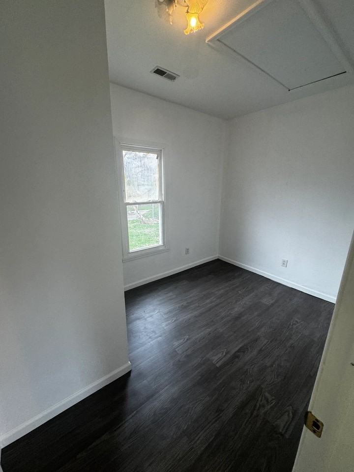 2 Riverside Ct - Photo 5 of 8