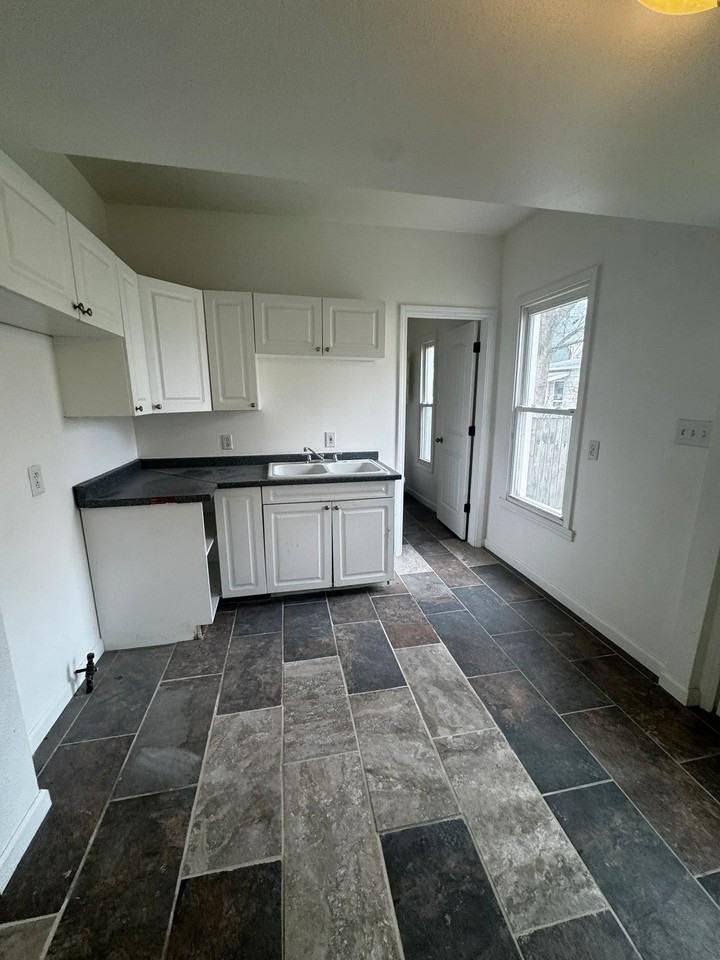 2 Riverside Ct - Photo 7 of 8