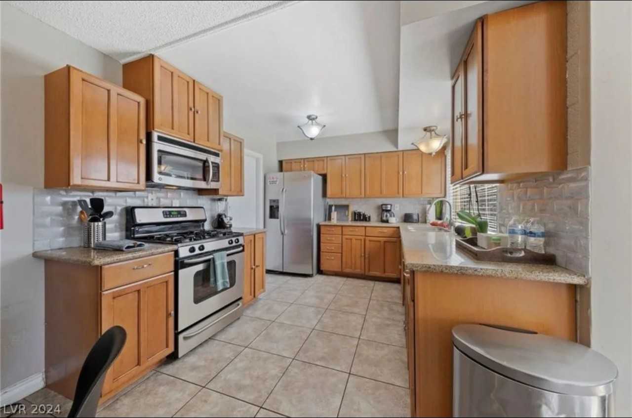 3006 Carruth St - Photo 7 of 20