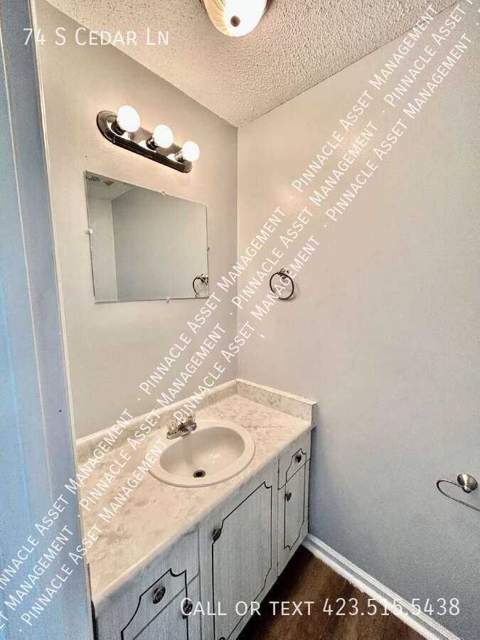 74 S Cedar Ln - Photo 4 of 10