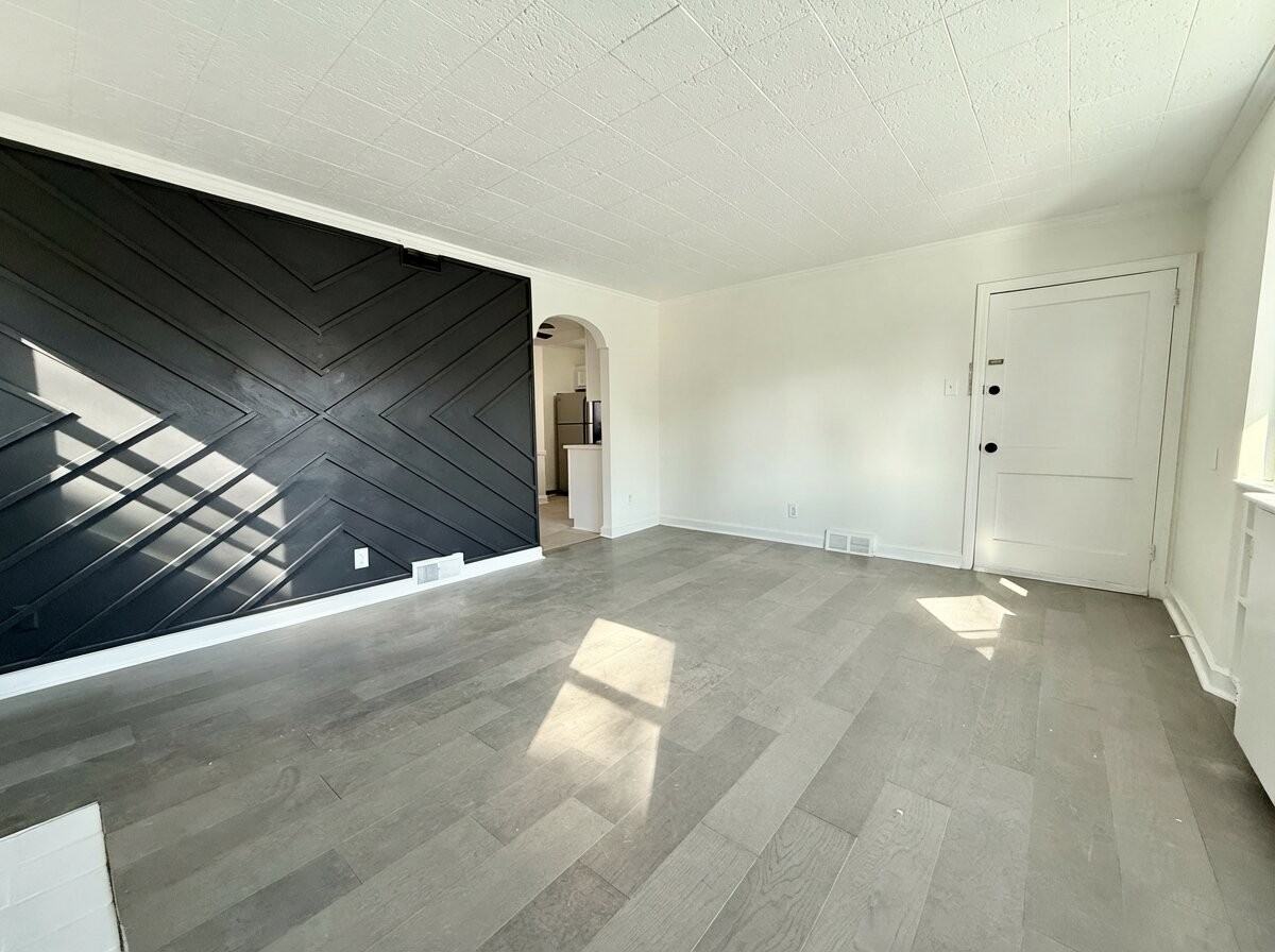 658 Childs Ave - Photo 6 of 14